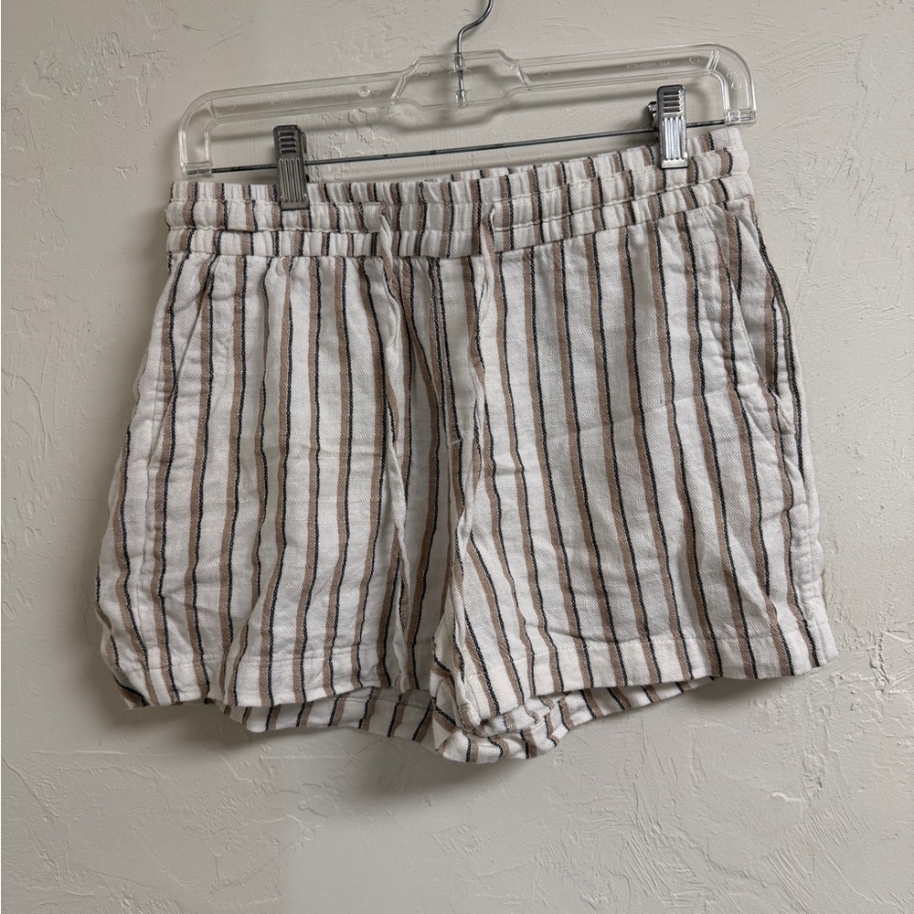 Old Navy Striped Elastic-Waist Shorts in White & Brown